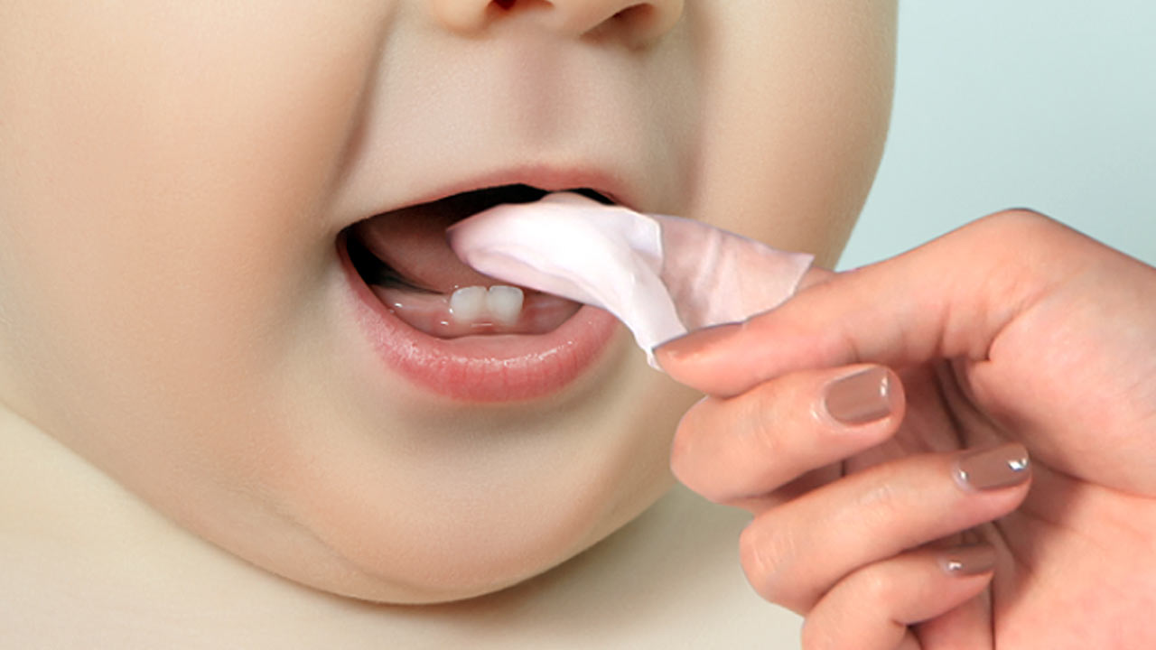 Cách giảm đau cho bé mọc răng