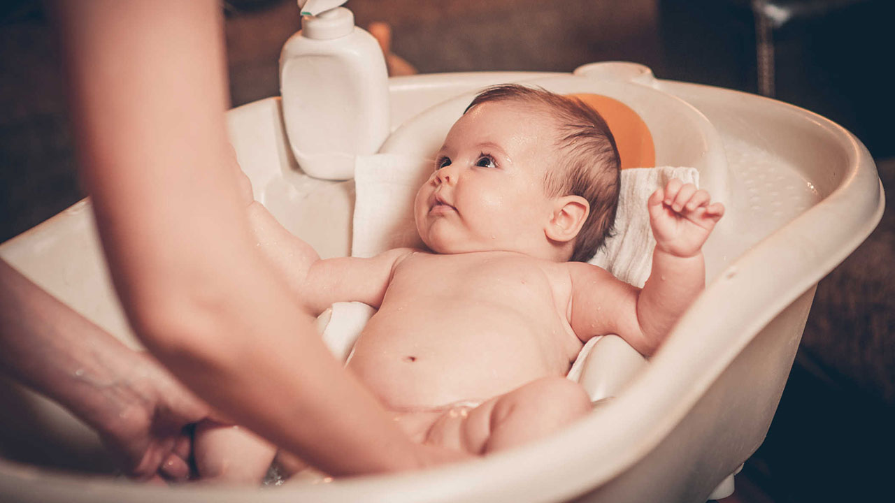 Cách tắm cho trẻ sơ sinh đúng cách
