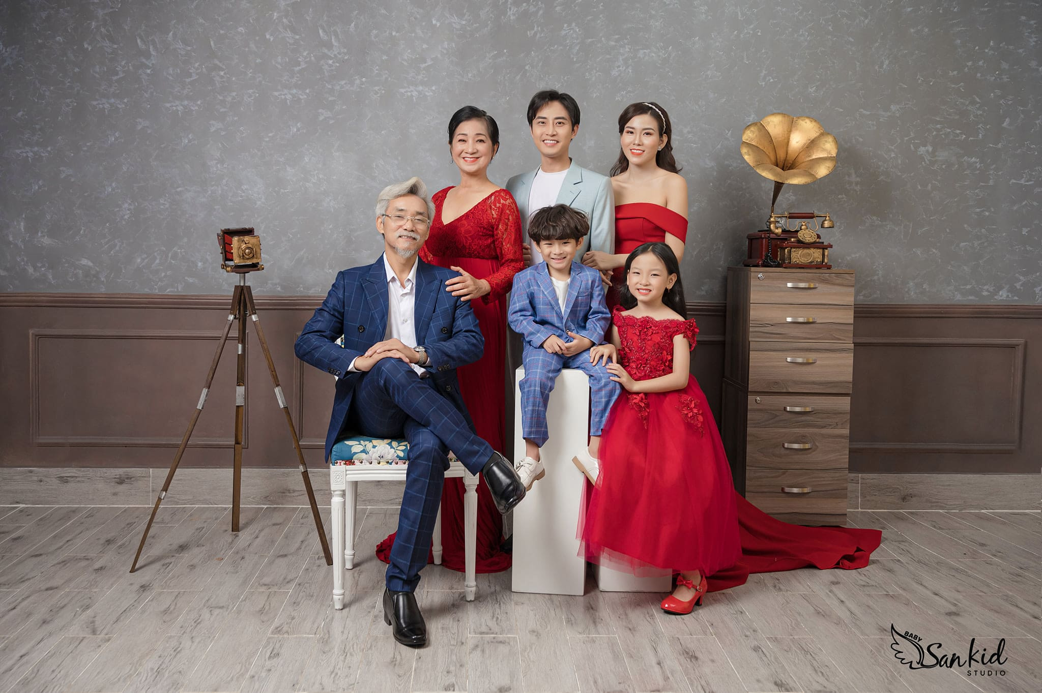Chụp hình gia đình đẹp tại Sankid Studio