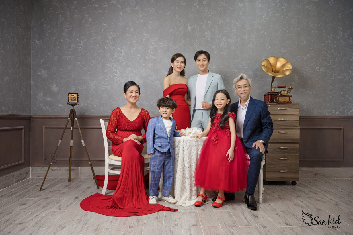 Chụp hình gia đình đẹp, sang trọng tại Sankid Studio