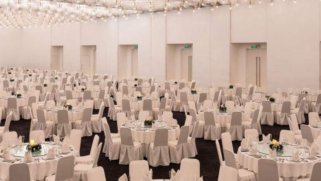 Sảnh tiệc hiện đại tại White Palace Hoàng Văn Thụ