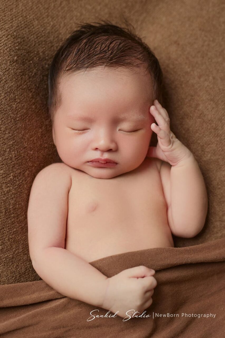 CONCEPT NEWBORN FAMILY