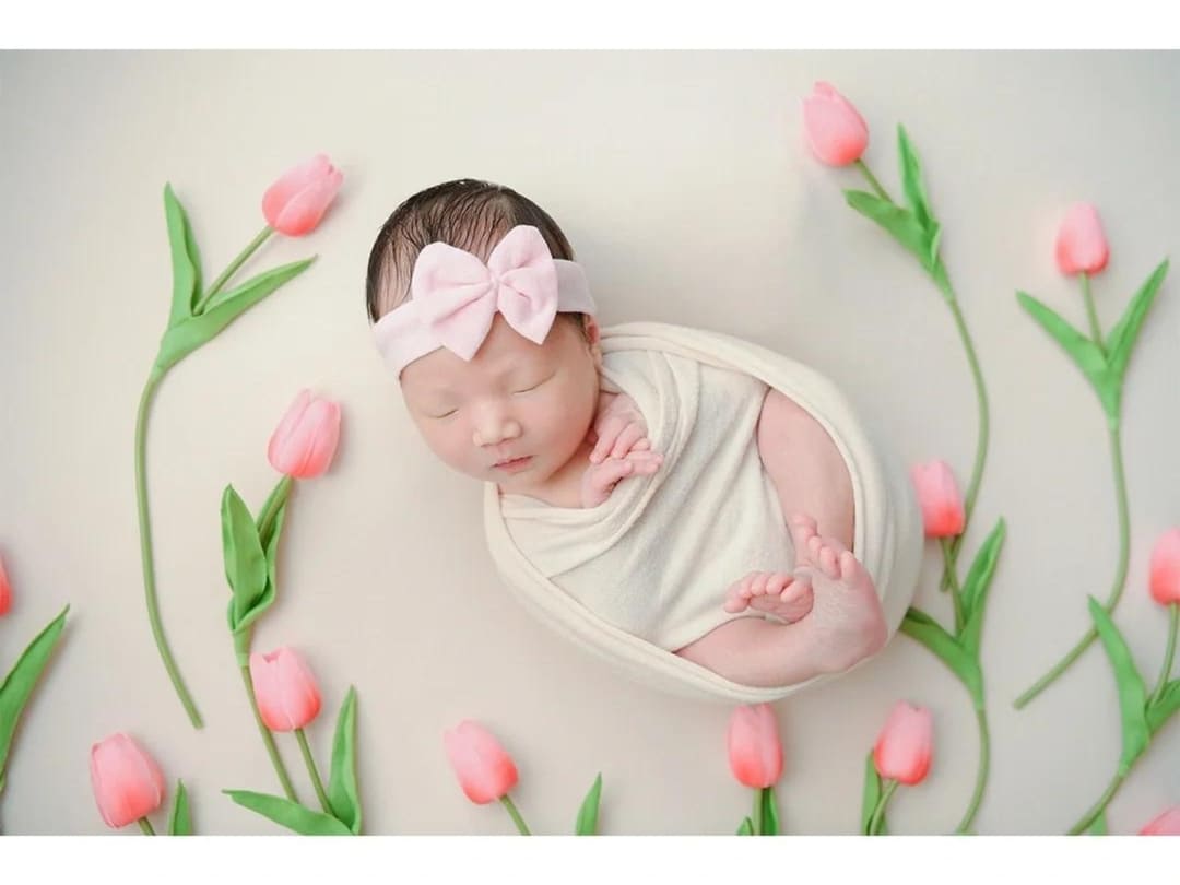 CONCEPT NEWBORN FLOWER