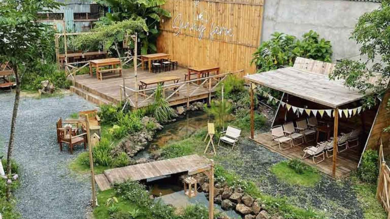 Không gian sân vườn tại nhà hàng Sunny Farm